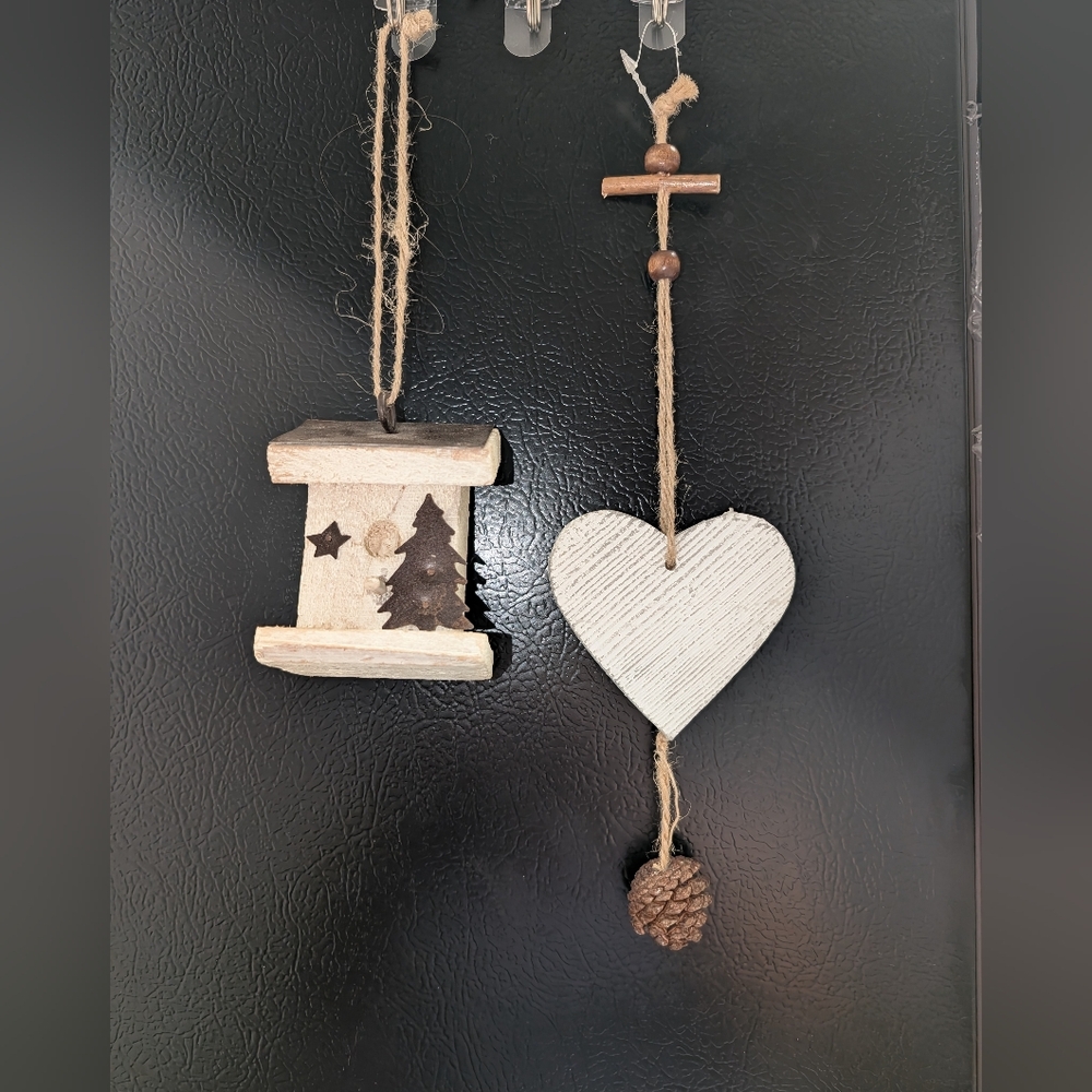 🤎 Natural Rustic Wooden Ornaments Bundle Heart & Birdhouse Design Pinecone